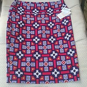 Gorgeous nwt Lularoe Cassie size Large.
